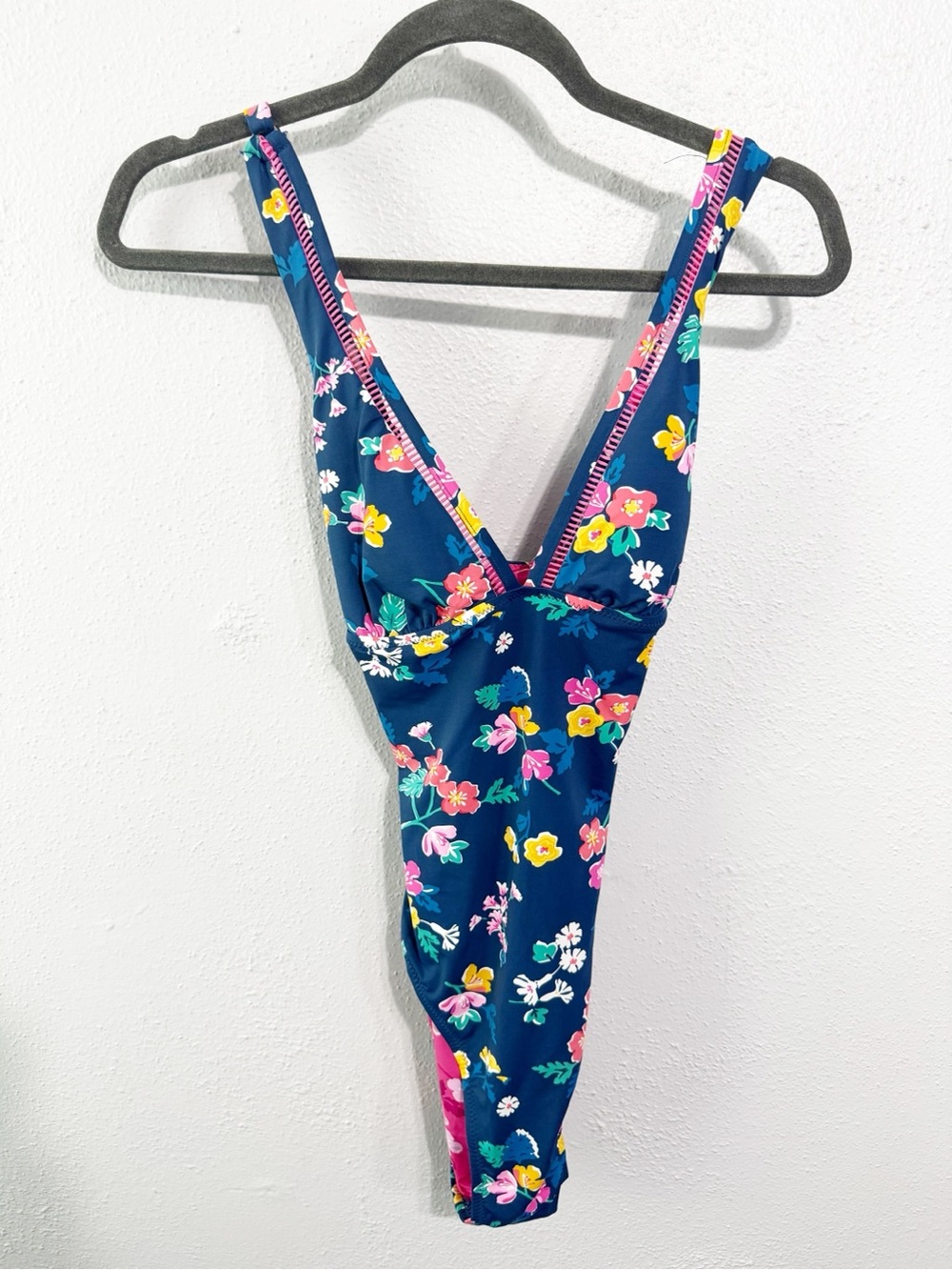 NWT Vera Bradley Navy Floral One-Piece Swimsuit med